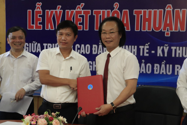 Lễ ký kết hợp tác giữa Trường Cao đẳng Kinh tế - Kỹ thuật Thương mại và doanh nghiệp